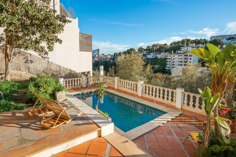 Villa with high ceilings with breathtaking sea views and pool in El Terreno, Palma — photo 1
