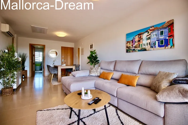 Calas de Mallorca: A high-quality, modernised flat with a stunning view of the palm-lined pool, sunshine until the evening and a private parking space — photo 11