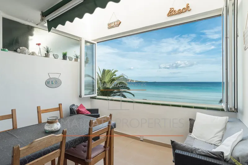 Seafront apartment for sale in Puerto de Alcudia with panoramic sea views, Mallorca. — photo 6