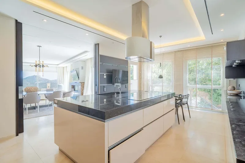 Spacious luxury villa with fantastic sea and panoramic views — photo 8