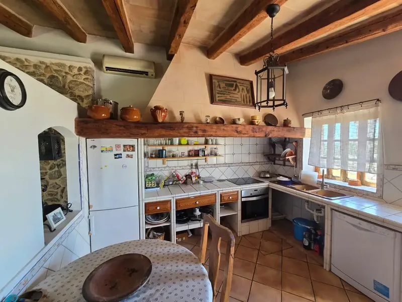 Discover this impressive chalet located in the idyllic town of Campanet, where comfort meets an exceptional natural environment. With a — photo 7