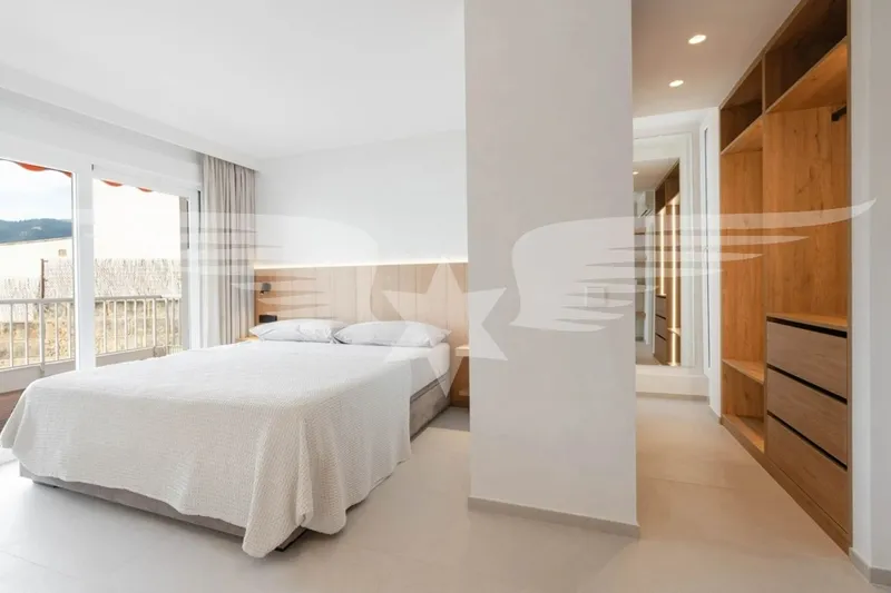 Cala Mayor I High-quality sea view apartment — photo 10