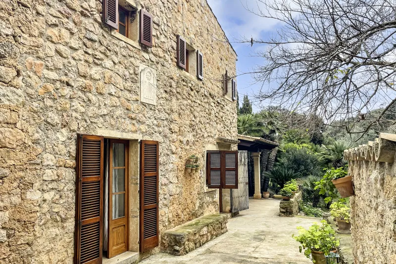 Authentic Mallorcan finca with 2 bedrooms, terraces and a large plot — photo 5