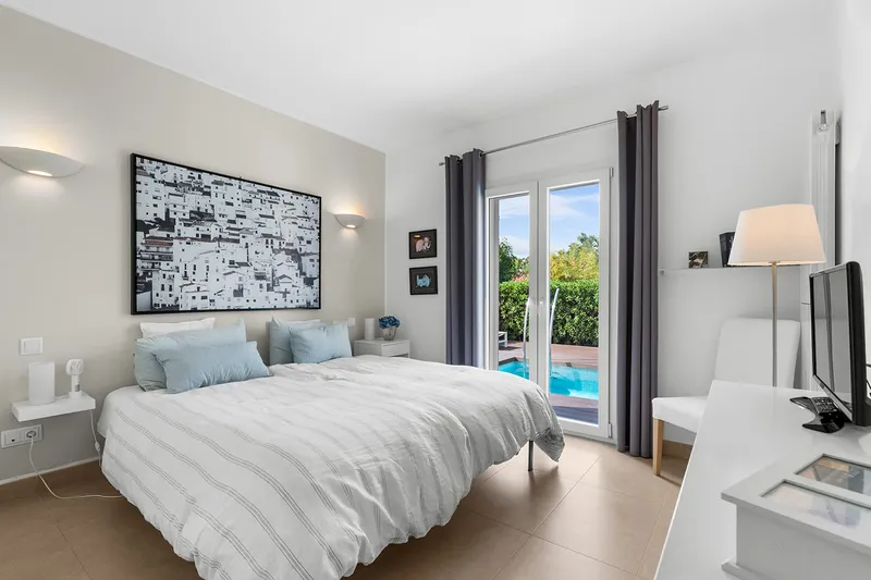 Elegant single-family house with private pool and panoramic terrace in Sa Ràpita — photo 10