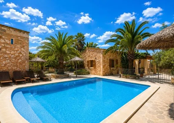 Estate in Diseminado Son Garau, Campos — photo 1