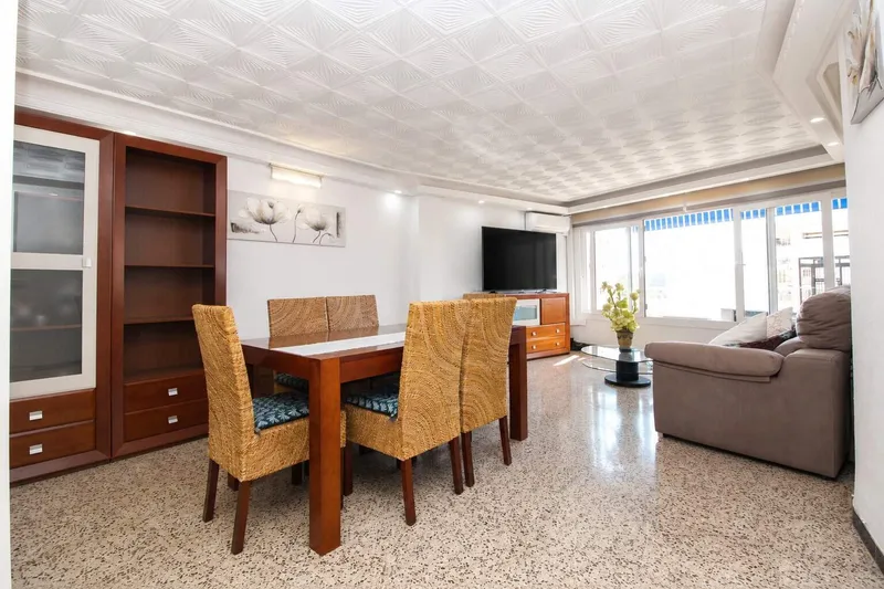 130m² apartment with 5 rooms, 2 bathrooms and balcony for sale — photo 2