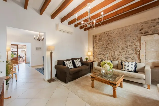 Charming town house with patio oasis for sale in Pollensa, north Mallorca — photo 10