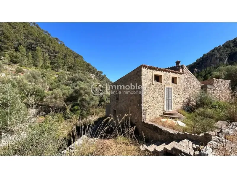 Rustic finca in Alaró of 22,600 m² in ANEI area — photo 2