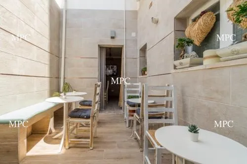 Hostel premises in a quiet area of Cala Ratjada, just two minutes from the port. — photo 1