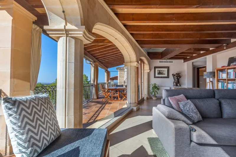 Great villa with pool and garage — photo 4