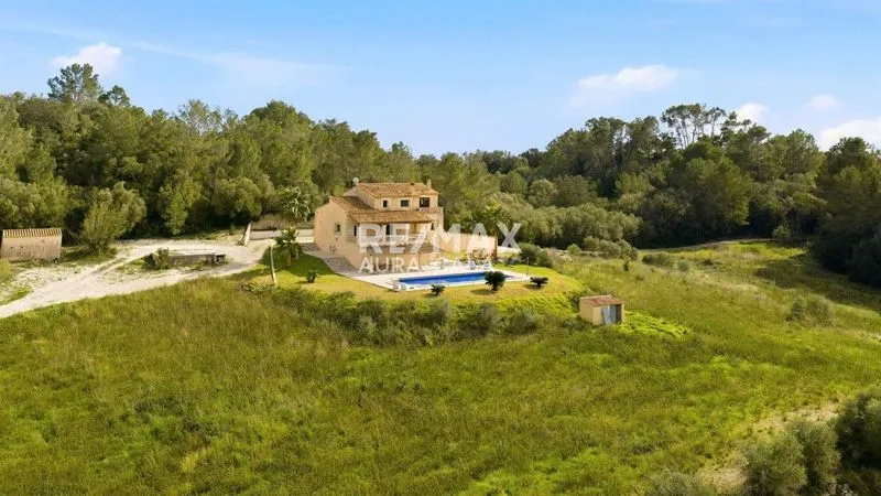 House — photo 1