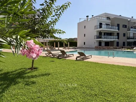 High-end apartment with underground parking and a communal pool in Sa Coma — photo 2
