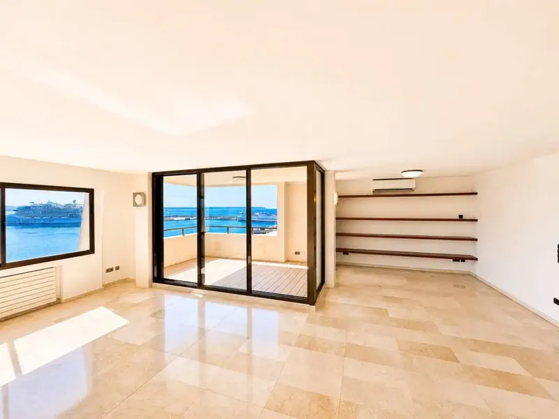 Not every day does a penthouse appear from which the port of Palma becomes the landscape of every sunrise and every sunset. — photo 4