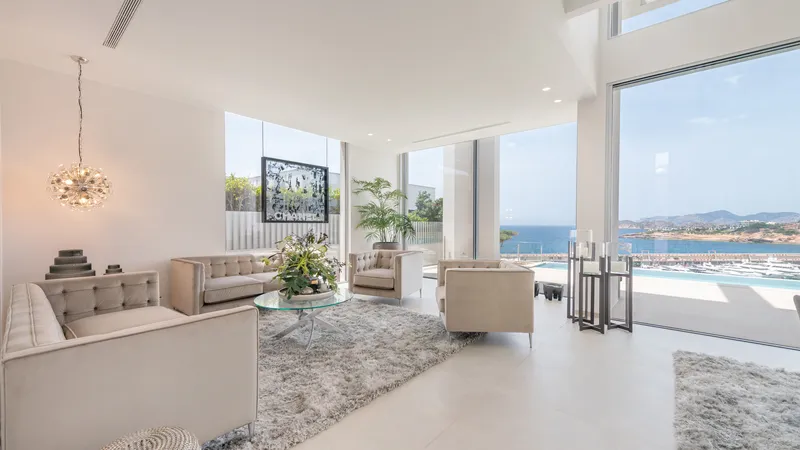 Spectacular designer villa for sale in Port Adriano with harbor and sea views — photo 7
