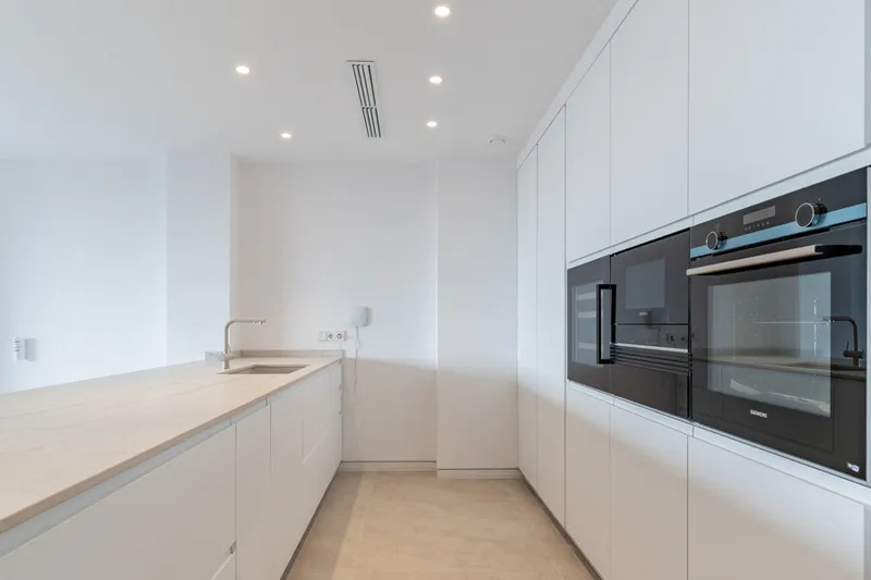 Luxury Ground-Floor Apartment with Stunning Terrace & High-End Finishes — photo 9
