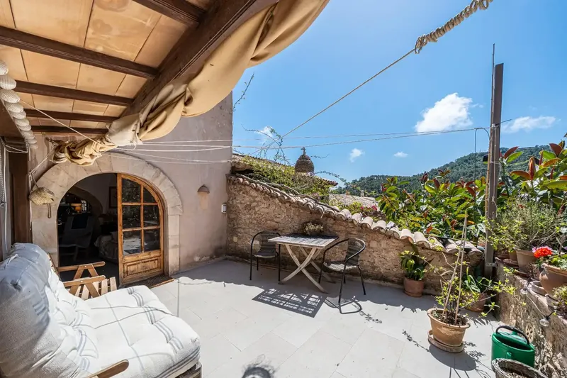 Gestpropiedad presents in Mallorca this house in Capdepera, a real estate opportunity located a few meters from the castle. The property — photo 1