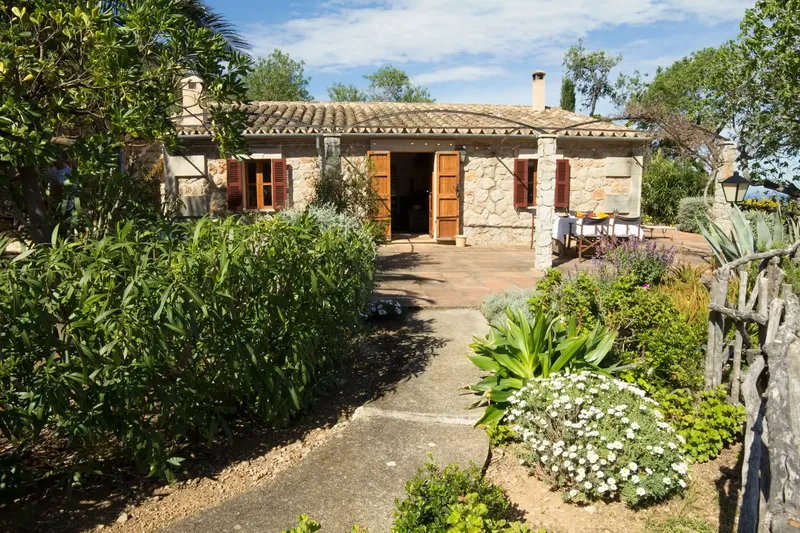 Fantastic finca in the mountains with panoramic views of the sea and the village of Banyalbufar — photo 1