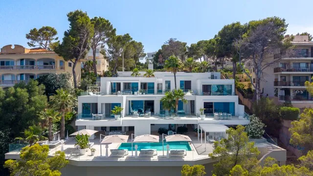 Luxurious villa with sea access for sale in Cala Vinyes, Mallorca — photo 3