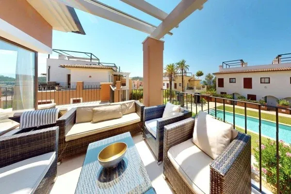 Mediterranean terraced house with stunning sea views from the roof terrace — photo 1