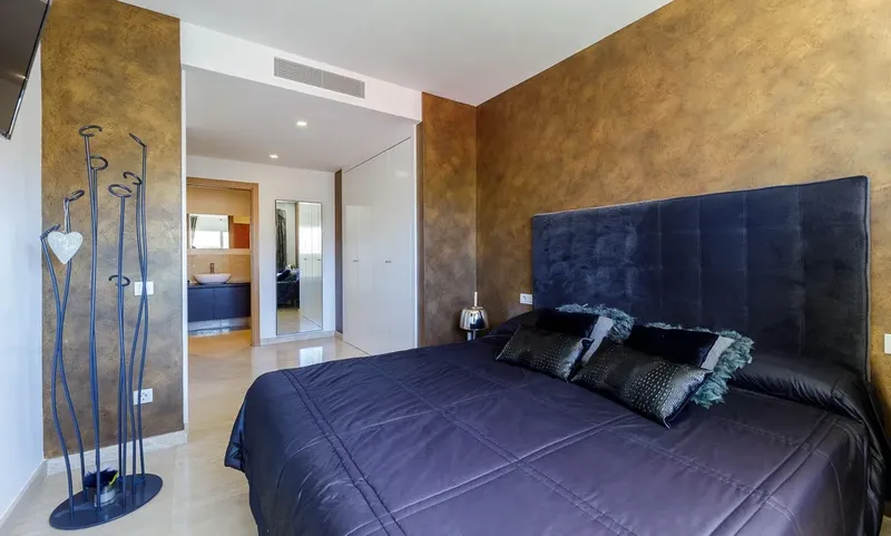 Apartment in modern building with community pool and... — photo 9