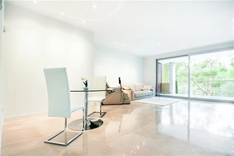 Apartment with terrace in residential complex with pool — photo 2