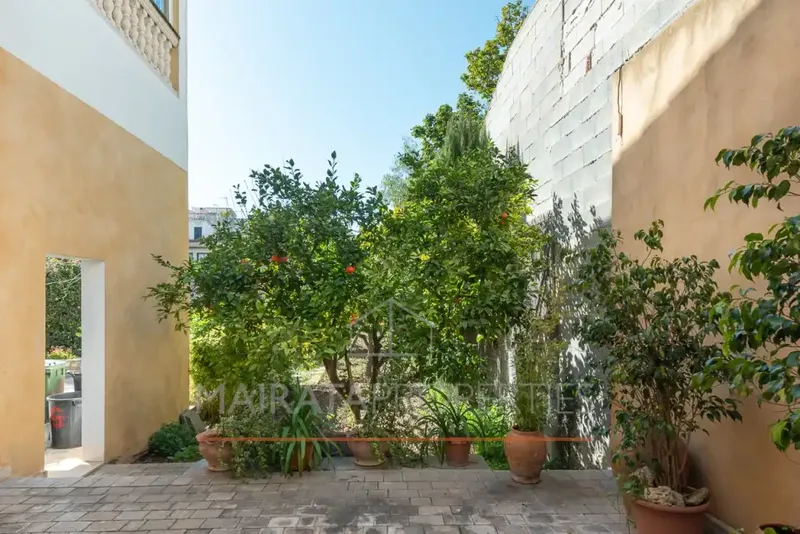 Located in the heart of Lloseta, this two-story single-family home offers a built area of 307 m² on a plot of 550 — photo 4