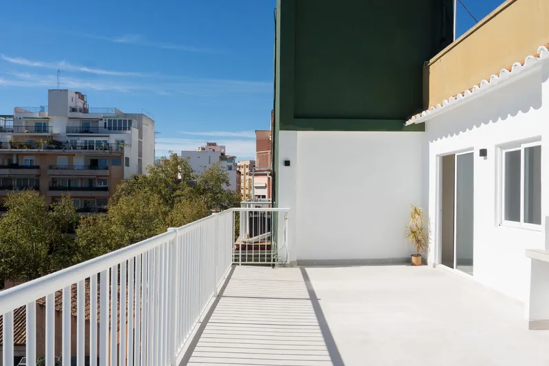 Renovated penthouse with large terrace and sea views in Santa Catalina — photo 4