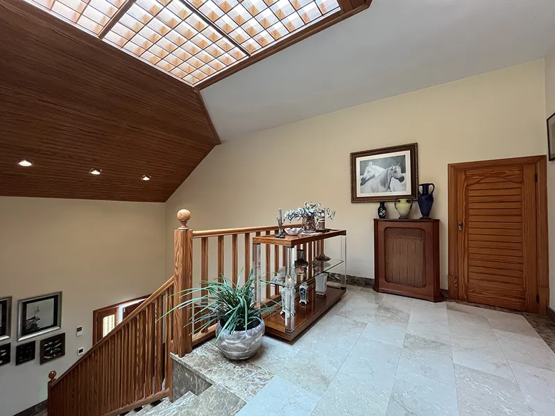 Spacious villa in Cas Català with partial sea views, an excellent location, and great potential — photo 12
