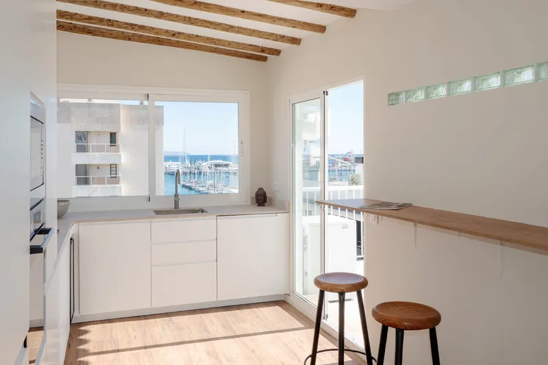 Renovated penthouse with large terrace and sea views in Santa Catalina — photo 9