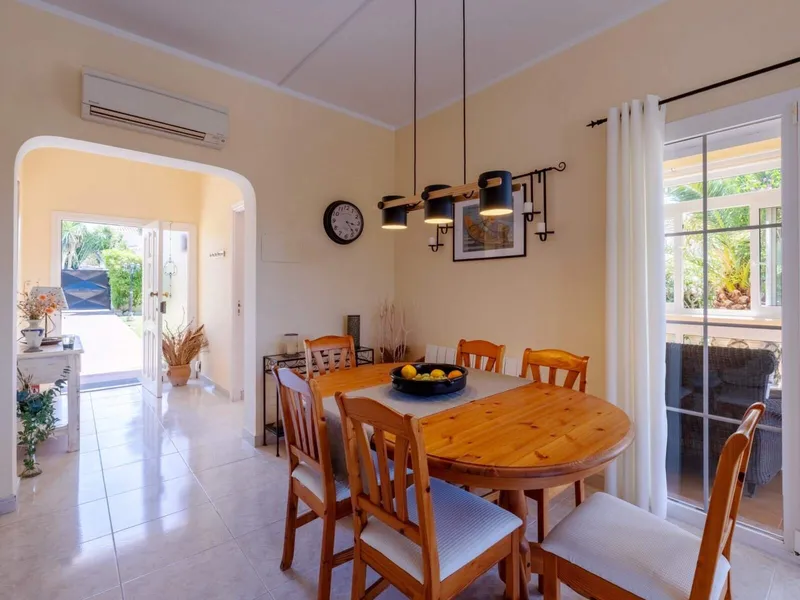 130m² bungalow with 4 rooms, sea view and pool for sale — photo 10