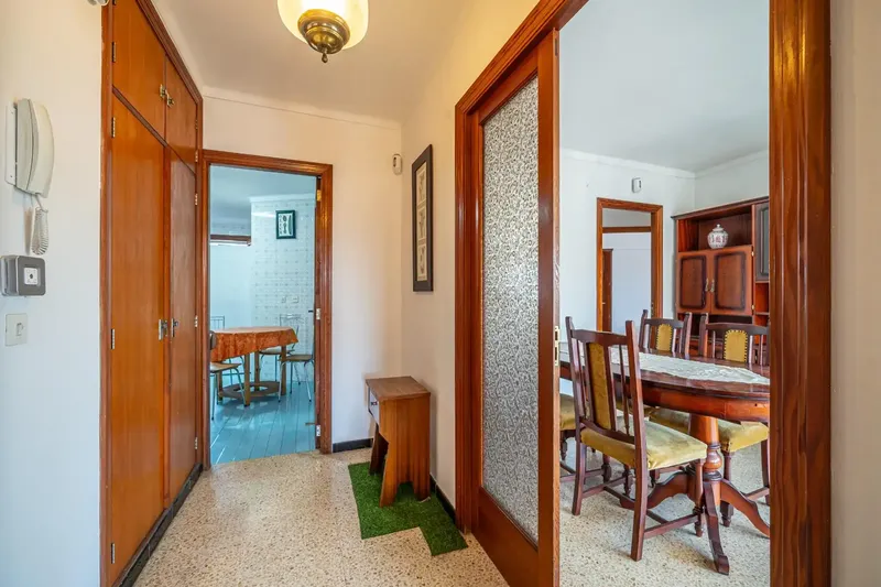 If you are looking for a spacious home with multiple possibilities, this 111 m² apartment is an excellent opportunity. — photo 3