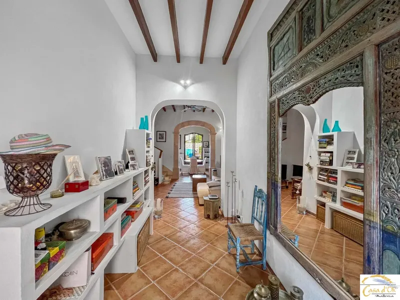 Exclusive Townhouse in the Heart of Felanitx with Two Living Units and Expansive Mediterranean Terraces — photo 6