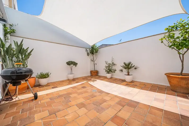Located in the charming village of Consell, this magnificent townhouse offers spacious interiors, modern amenities and spectacular — photo 9