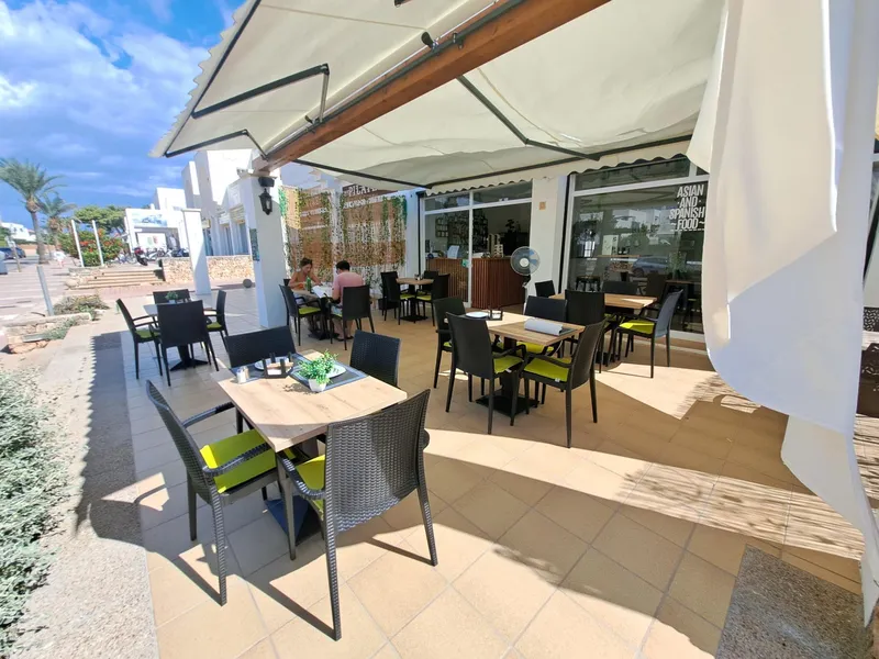 Restaurant for transfer in the Marina of Cala d'Or — photo 1