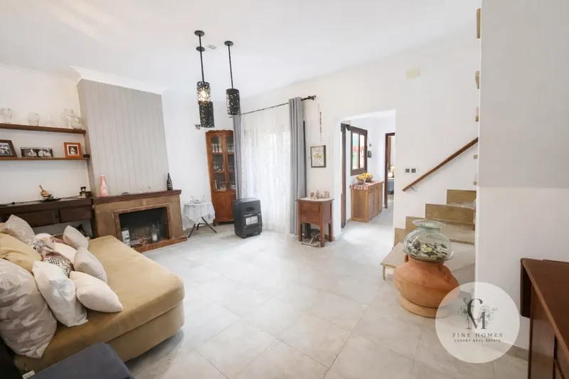 Authentic Mallorcan house with patio, terrace and private garage - Four bedrooms and great renovation potential in the center of Pollença — photo 1