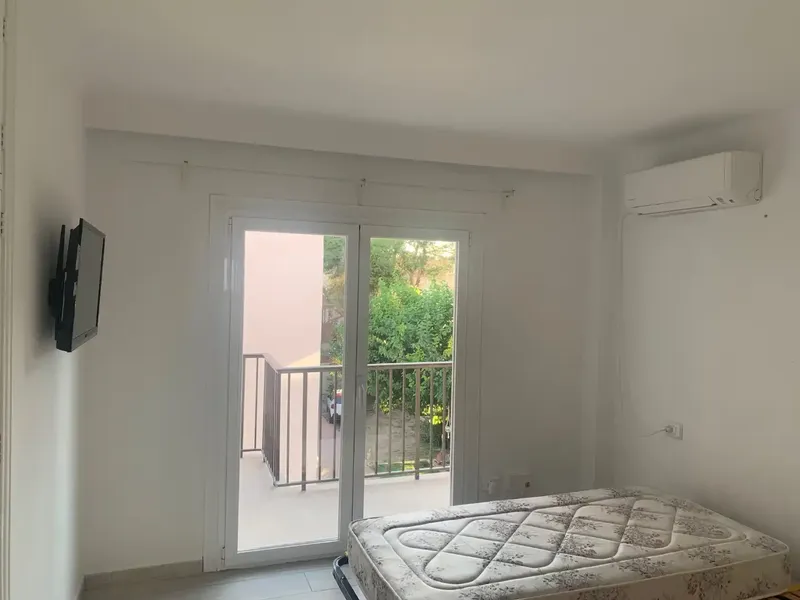 Private rental in Playa de Palma area, very quiet street, very bright attic apartment, near the sea, unfurnished, 3 double bedrooms, spacious — photo 11