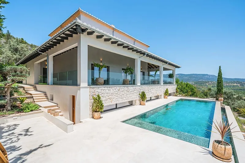 Modern Luxury Retreat with Panoramic Views Over the Bay of Palma and the Tramuntana Mountains — photo 3