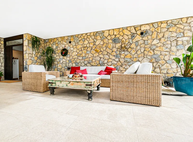 Renovated villa with partial sea views in Costa de la Calma — photo 4