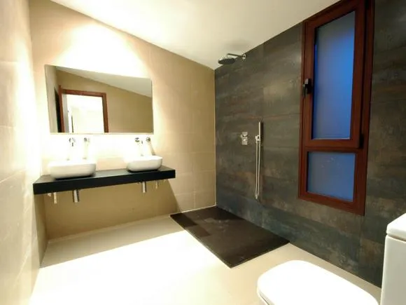 Beautiful modern villa with character in the Urb. George Sand — photo 4