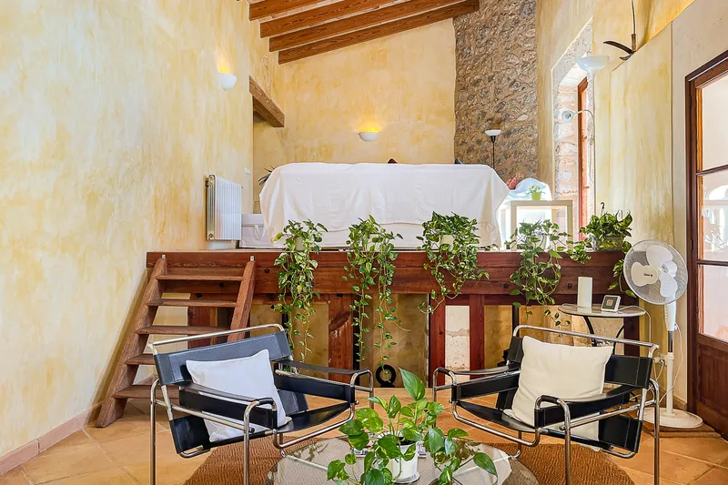 Timeless Elegance: Renovated 19th-Century Mill as a Living Paradise with Pool and Studio — photo 5