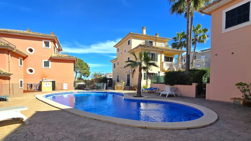 AL-JHRE058 – Semi-detached house with 3 bedrooms, central heating system and a terrace just 500 meters from Can Picafort beach. — photo 1