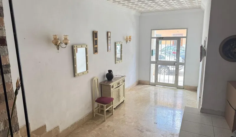Local + First Floor Apartment for Sale in Inca — photo 4