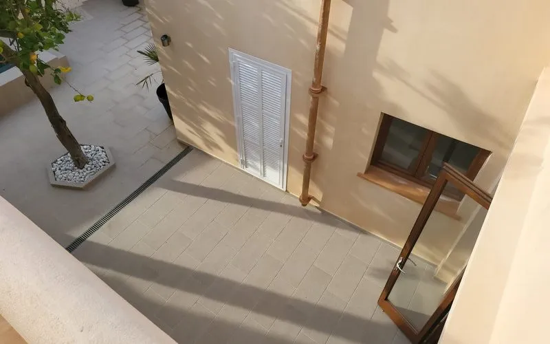 Elaborately renovated townhouse with a lot of charm — photo 12
