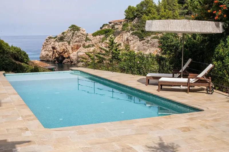 On the northwest coast of Mallorca, in one of the most beautiful villages on the island, we present this wonderful rustic villa in Mallorcan style — photo 5