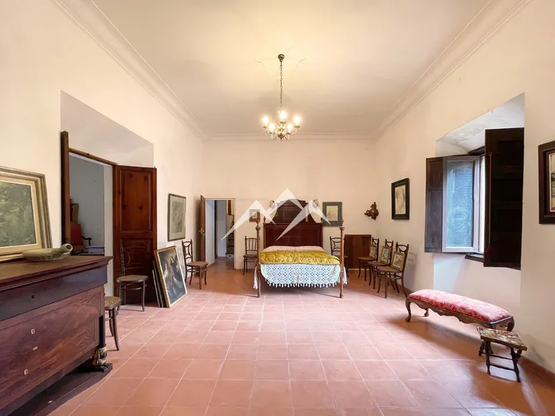 Emblematic Manor House in the center of the beautiful village of Fornalutx — photo 12