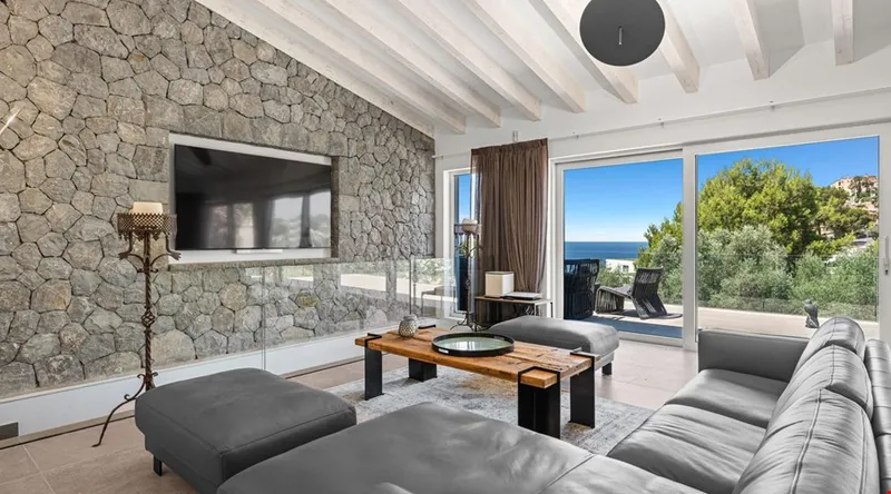 Contemporary coastal sanctuary with infinity pool and gym in Port d’Andratx — photo 3