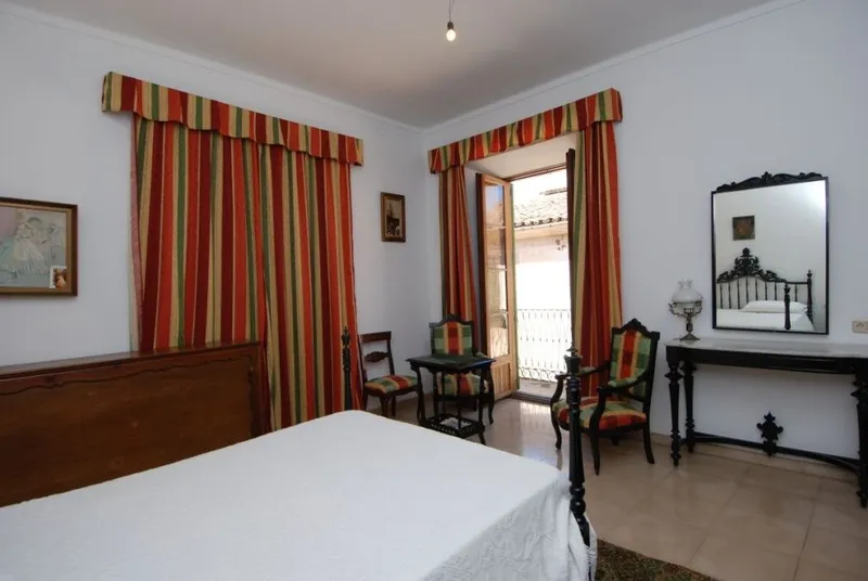 Bright and spacious apartment in the old down town of Manacor — photo 6