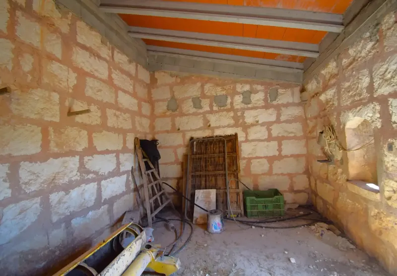 Discover this magnificent rustic estate located in the Son Blay area, just 2.7 km from the town center and with direct access by road — photo 6
