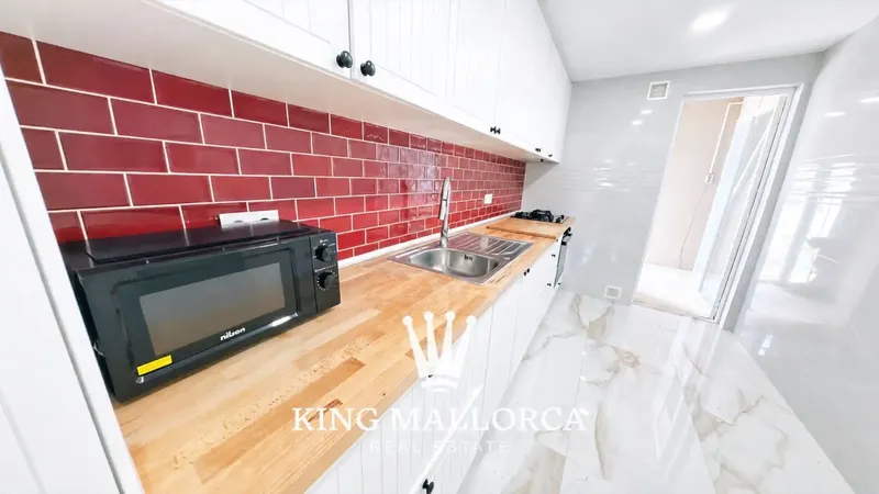 Seafront Apartment with 4 Bedrooms, 1 Bathroom (Possibility of 2), Terrace, Rooftop, 123 m² – Sa Ràpita, Mallorca — photo 3