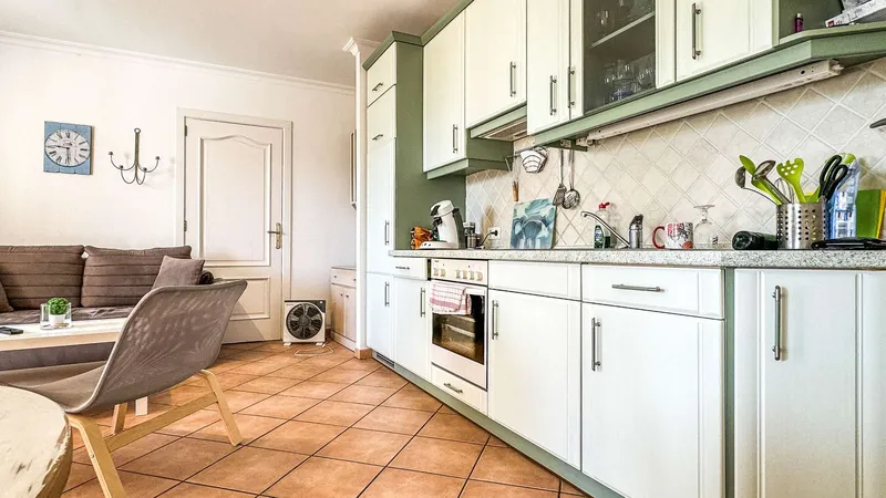 Sunny apartment with garden and separate studio near the beach — photo 5